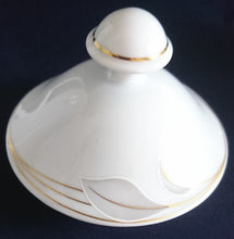 Lade das Bild in den Galerie-Viewer, 5er Set KAFFEEKANNE MIT DECKEL & MILCHKÄNNCHEN & ZUCKERDOSE UND DECKEL - Porzellan, Goldrand Flora Blumenblüte Relief Motiv Dekor