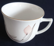 Lade das Bild in den Galerie-Viewer, 23 Teiliges KAFFEESERVICE - Porzellan, Goldrand Flora Blumenblüte Relief Motiv Dekor