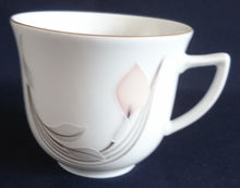 Lade das Bild in den Galerie-Viewer, KAFFEETASSE - Porzellan, Goldrand Flora Blumenblüte Relief Motiv Dekor