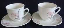 Lade das Bild in den Galerie-Viewer, 11 Teiliges TEESERVICE - Porzellan, Flora Blumenblüten Pflanzen Blatt Blätter Motiv Dekor