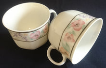 Lade das Bild in den Galerie-Viewer, 2er Set KAFFEETASSEN - Porzellan, Streifen Linien Flora Blumenblüten Motiv Dekor