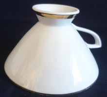 Lade das Bild in den Galerie-Viewer, 3er TEE~ SAMMELGEDECK - Porzellan, Goldrand Abstrakt Zeichen Symbole Flora Tulpenblumen Motiv Dekor (BC)