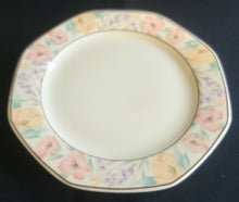 Lade das Bild in den Galerie-Viewer, 2er Set DESSERTTELLER - Porzellan, Streifen Linien Flora Blumenblüten Motiv Dekor