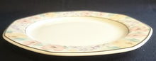Lade das Bild in den Galerie-Viewer, DESSERTTELLER - Porzellan, Streifen Linien Flora Blumenblüten Motiv Dekor