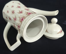 Lade das Bild in den Galerie-Viewer, 5er Set KAFFEEKANNE MIT DECKEL & MILCHKÄNNCHEN & ZUCKERDOSE + DECKEL - Porzellan, Streifen Linien Flora Blumenblüten Motiv Dekor