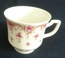 Lade das Bild in den Galerie-Viewer, KAFFEETASSE - Porzellan, Flora Blumenblüten Pflanzen Relief Motiv Dekor