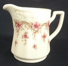 Lade das Bild in den Galerie-Viewer, 5er Set KAFFEEKANNE MIT DECKEL & MILCHKÄNNCHEN & ZUCKERDOSE + DECKEL - Porzellan, Streifen Linien Flora Blumenblüten Motiv Dekor