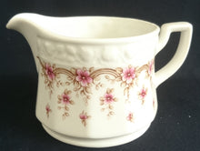 Lade das Bild in den Galerie-Viewer, 2er Set SAUCIER & UNTERTELLER - Porzellan, Flora Blumenblüten Pflanzen Relief Motiv Dekor