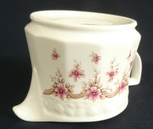 Lade das Bild in den Galerie-Viewer, SAUCIER - Porzellan, Flora Blumenblüten Pflanzen Relief Motiv Dekor