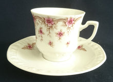 Lade das Bild in den Galerie-Viewer, 2er Set 3er KAFFEEGEDECKE - Porzellan, Flora Blumenblüten Pflanzen Relief Motiv Dekor