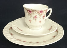 Lade das Bild in den Galerie-Viewer, 2er Set KAFFEETASSEN - Porzellan, Flora Blumenblüten Pflanzen Relief Motiv Dekor