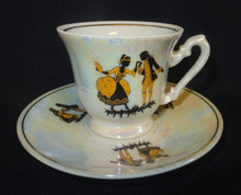 Lade das Bild in den Galerie-Viewer, 2er Set 2er MOCCA KAFFEEGEDECK - Porzellan, Perlmutt Goldrand Rokoko Tanzpaar Motiv Dekor