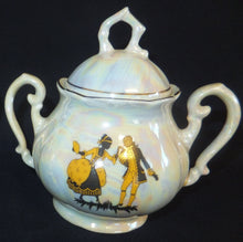 Lade das Bild in den Galerie-Viewer, 5er Set MOCCA KAFFEEKANNE MIT DECKEL / MILCHKÄNNCHEN / ZUCKERDOSE MIT DECKEL - Porzellan, Perlmutt Goldrand Rokoko Tanzpaar Motiv Dekor