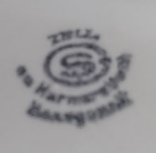 Lade das Bild in den Galerie-Viewer, DESSERTTELLER "Hahn & Henne" - Keramik / Steingut, Hahn Henne Wiese Flora Gras Motiv Dekor, Handbemalt / Hand painted