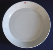 Lade das Bild in den Galerie-Viewer, SPEISETELLER - Porzellan, Einfärbiges Moderne Form Firmenlogo Motiv Dekor (nBC)