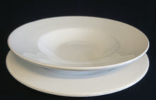 Lade das Bild in den Galerie-Viewer, SUPPENTELLER - Keramik / Steingut, Einfärbiges Dekor