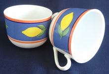 Lade das Bild in den Galerie-Viewer, 2er Set KAFFEETASSEN - Porzellan, Balken Linien Zitronenfrucht Früchte Motiv Dekor