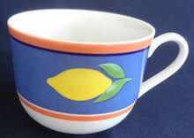 Lade das Bild in den Galerie-Viewer, KAFFEETASSE - Porzellan, Balken Linien Zitronenfrucht Früchte Motiv Dekor