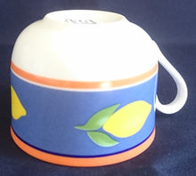 Lade das Bild in den Galerie-Viewer, KAFFEETASSE - Porzellan, Balken Linien Zitronenfrucht Früchte Motiv Dekor