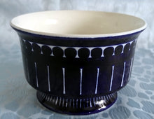 Lade das Bild in den Galerie-Viewer, TRINKBECHER - Keramik / Steingut, Modern Linien Abstraktes Dekor