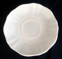 Lade das Bild in den Galerie-Viewer, UNTERTASSE - Acrylglas, Einfärbiges Gewölbtes Relief Rand Dekor