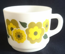 Lade das Bild in den Galerie-Viewer, KAFFEETASSE - Acrylglas, Blumenblüten Blatt Blätter Motiv Dekor