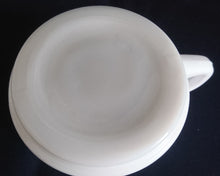 Lade das Bild in den Galerie-Viewer, KAFFEETASSE - Acrylglas, Blumenblüten Blatt Blätter Motiv Dekor