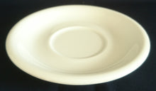 Lade das Bild in den Galerie-Viewer, SUPPENTASSEN UNTERTELLER - Porzellan, Klassisch Gastronomie Design Dekor