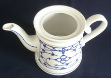 Lade das Bild in den Galerie-Viewer, KAFFEEKANNE OHNE DECKEL - Porzellan, Indisch Blau Strohblumen Dekor