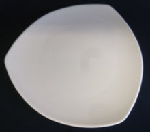 Lade das Bild in den Galerie-Viewer, PLATZTELLER - Porzellan, 3 Eckförmig Einfärbiges Dekor