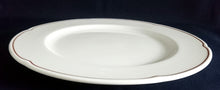 Lade das Bild in den Galerie-Viewer, SPEISETELLER - Porzellan, Linien Rand Dekor