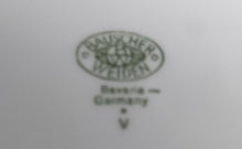 Lade das Bild in den Galerie-Viewer, SPEISETELLER - Porzellan, Linien Rand Dekor