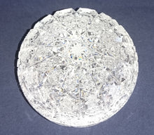 Lade das Bild in den Galerie-Viewer, BONBONIERE - 24% Pbo Bleikristall, Runde Schalen Form, Abstrakter Geometrischer Dekorschliff (G)