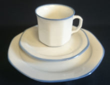 Lade das Bild in den Galerie-Viewer, KAFFEETASSE - Porzellan, Zweifärbiges Linien Rand Motiv Dekor (BC)