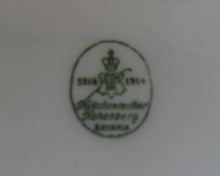 Lade das Bild in den Galerie-Viewer, DESSERT SAMMELTELLER - Porzellan, Goldrand Obst Birnen Beeren Motiv Dekor