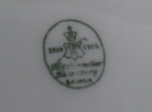 Lade das Bild in den Galerie-Viewer, DESSERT SAMMELTELLER - Porzellan, Goldrand Obst Pflaumen Beeren Motiv Dekor