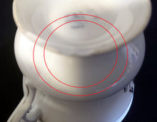 Lade das Bild in den Galerie-Viewer, TEETASSE - Porzellan, Abstrakt Hochzeitsehe Rankenblätter Schriftzug Bräutigam Motiv Dekor