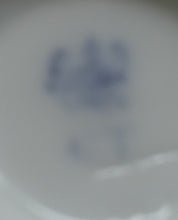 Lade das Bild in den Galerie-Viewer, TEETASSE - Porzellan, Abstrakt Hochzeitsehe Rankenblätter Schriftzug Braut Motiv Dekor