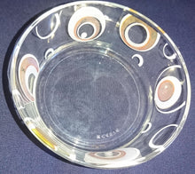 Lade das Bild in den Galerie-Viewer, DESSERTSCHALE - Hartglas, Kreis Punkt Wirbel Dekor