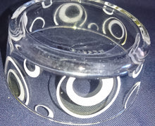 Lade das Bild in den Galerie-Viewer, 2er Set DESSERTSCHALEN - Hartglas, Kreis Punkt Wirbel Dekor