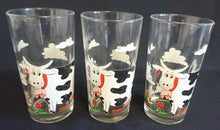 Lade das Bild in den Galerie-Viewer, 3er Set GETRÄNKE SAMMELGLÄSER - Press- / Hartglas, Gepiercte Gefleckte Milchkuh Wiesen Motiv Dekor