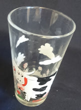 Lade das Bild in den Galerie-Viewer, 3er Set GETRÄNKE SAMMELGLÄSER - Press- / Hartglas, Gepiercte Gefleckte Milchkuh Wiesen Motiv Dekor