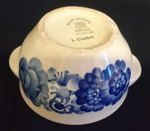 Lade das Bild in den Galerie-Viewer, SUPPENTASSE - Keramik / Steingut, Blumen Blüten Pflanzen Dekor, Handbemalt / Handpainted