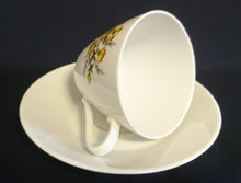 Lade das Bild in den Galerie-Viewer, KAFFEETASSE - Porzellan, Pflanzen Blumen Blüten Motiv Dekor
