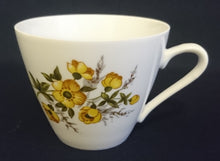 Lade das Bild in den Galerie-Viewer, KAFFEETASSE - Porzellan, Pflanzen Blumen Blüten Motiv Dekor