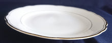 Lade das Bild in den Galerie-Viewer, DESSERTTELLER - Porzellan, Mehrfacher Goldrand Dekor