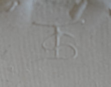 Lade das Bild in den Galerie-Viewer, GETRÄNKEKANNE - Keramik / Steingut, Einfärbiges gesprenkeltes Dekor, Handarbeit / Handmade