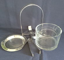 Lade das Bild in den Galerie-Viewer, EISWÜRFELBEHÄLTER BUTLER MIT EISZANGE - Kristallglas & Edelstahl, Silber Klares Klassisch Dekor