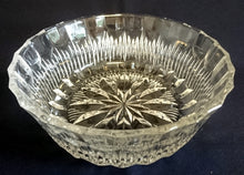 Lade das Bild in den Galerie-Viewer, SCHÜSSEL - Kristallglas, Klassisch Stern Abstrakt Dekor