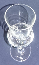 Lade das Bild in den Galerie-Viewer, GETRÄNKEGLAS - Hartglas, Gewölbte Form, Klares Dekor